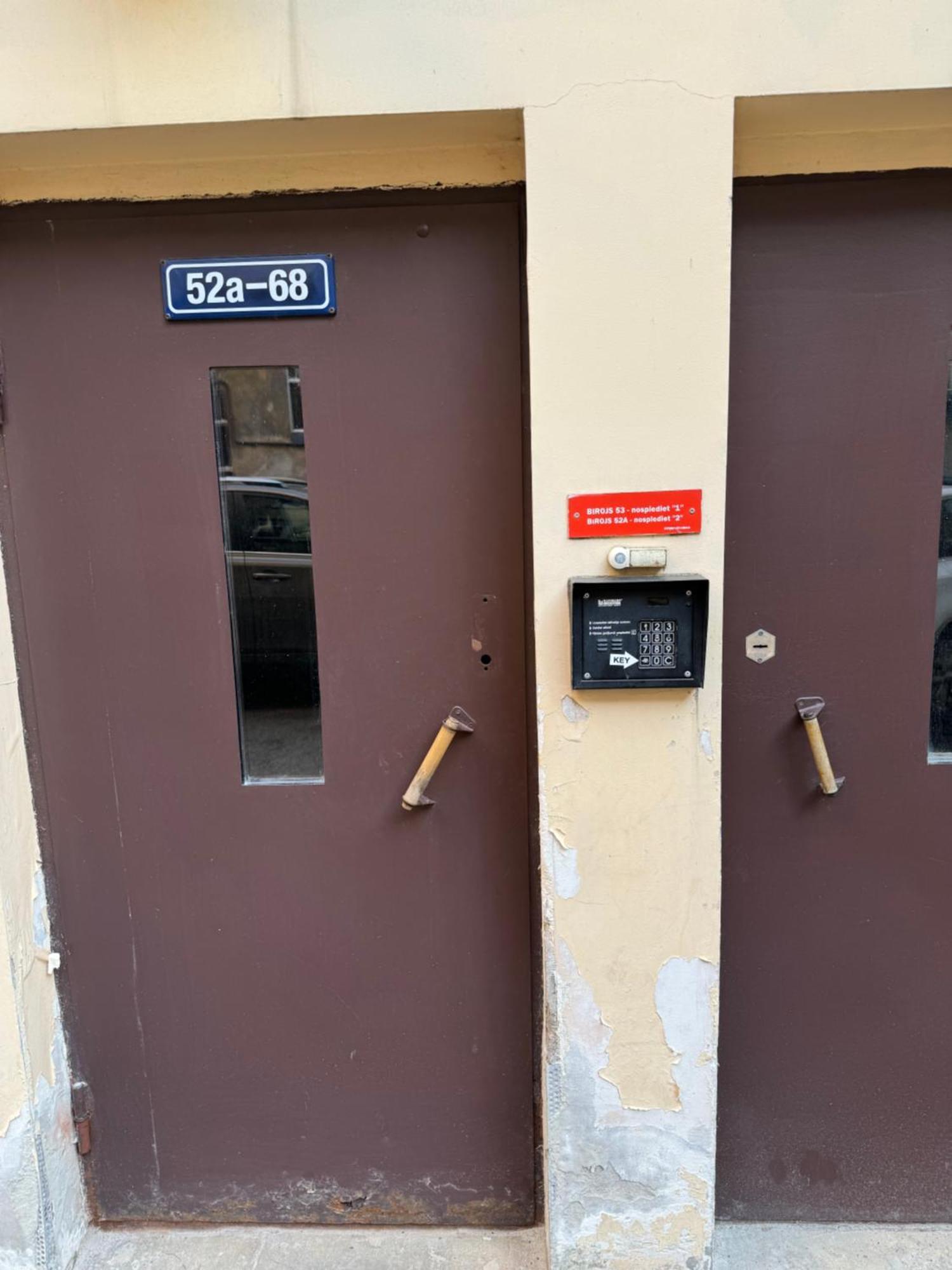 Orange Apartments 52 ريغا المظهر الخارجي الصورة